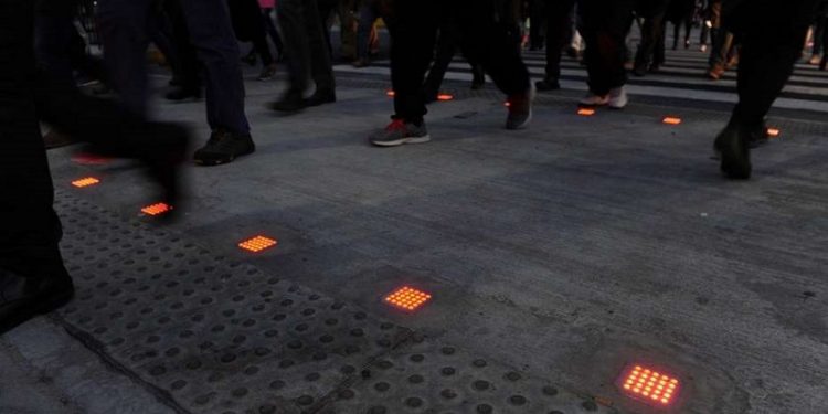 Tecnología y Urbanismo: Peatones Tecnológicos