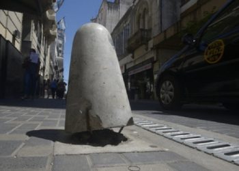 A tres meses de inaugurada Sarmiento, se deberán cambiar todos los pretiles