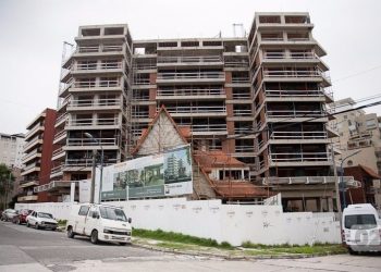 Sectores de la construcción cuestionan costo de certificado de Osse: “Desalienta a las inversiones”