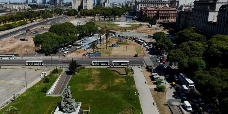 Reabren la avenida La Rábida y harán un estacionamiento para colectivos