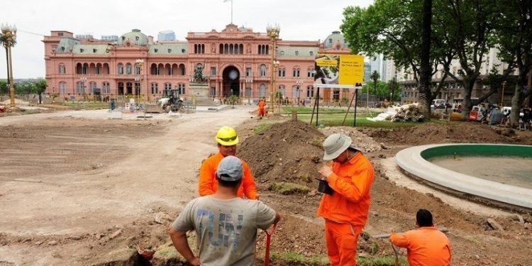 Plaza de Mayo: hay que restaurarla, no remodelarla