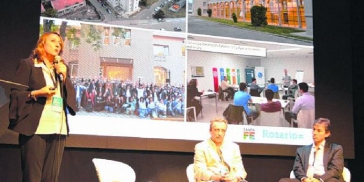 Fein expuso en Mendoza la reconversión urbana