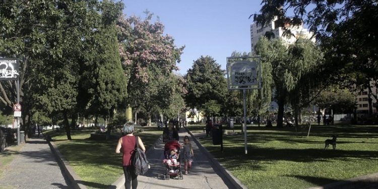 Freno a las rejas: dos de cada tres plazas porteñas no tienen cerco perimetral
