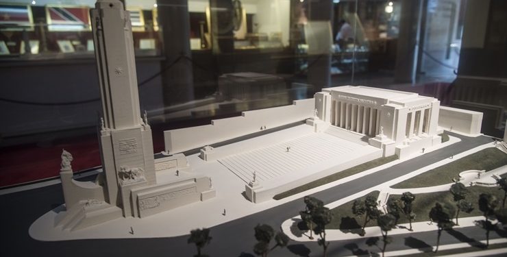 Así restauran el Monumento a la Bandera a 60 años de su inauguración