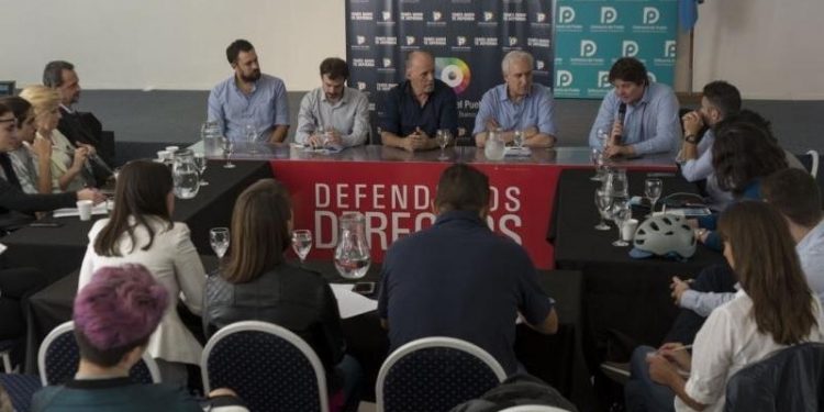 La Defensoría del Pueblo realizó una mesa de debate para analizar el uso de las bicicletas en la Ciudad