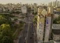 El Marconetti: el edificio ocupado por cinco personas que impide que el Metrobus llegue a La Boca