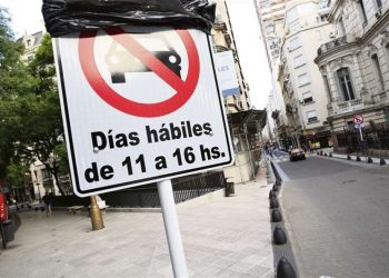 Retiro y casco histórico: desde hoy no pueden ingresar autos particulares