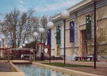 Aprueban ordenanza para alquilar o concesionar la Plaza del Agua