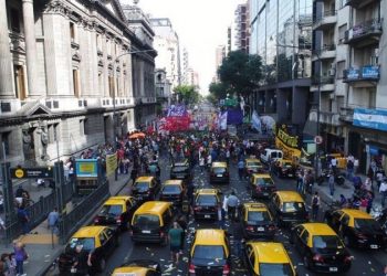 Dos años de Uber en Argentina: conflicto en la calle, batalla en la Justicia