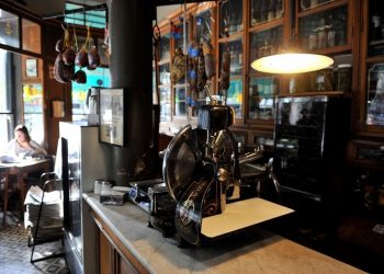 Cuatro bares de barrio que guardan la memoria porteña