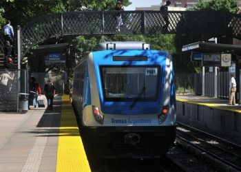 Después de la construcción del viaducto, electrificarán el tren San Martín