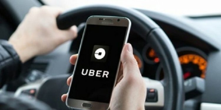 En plena polémica, el oficialismo presenta un proyecto para habilitar a Uber en Rosario