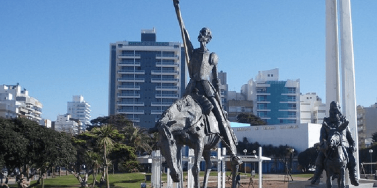 Recorridas “Mar del Plata histórica y misteriosa”- Entrevista a Nicolás Carmona