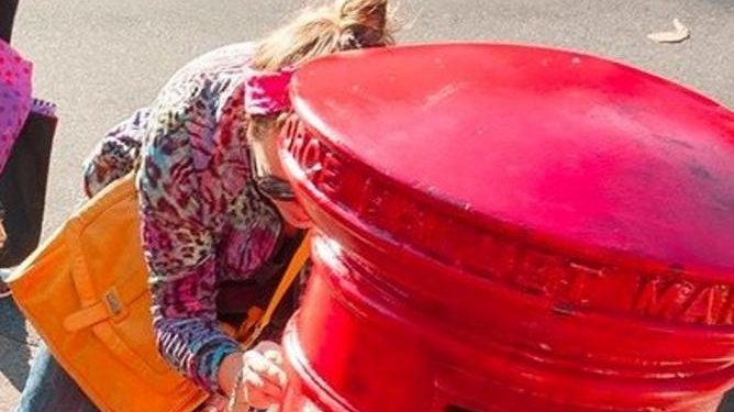 La preservación de los últimos buzones – Entrevista a Matías Profeta