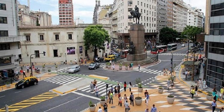 Día Mundial del peatón: el antes y el después de las obras que se hicieron en la Ciudad para darle prioridad