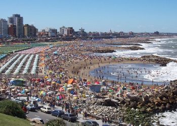 Aseguran que Mar del Plata tiene el agua del mar 500 veces más limpia que hace tres años