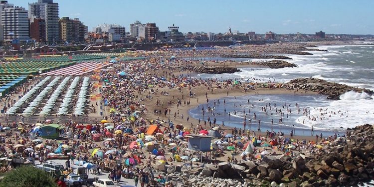Aseguran que Mar del Plata tiene el agua del mar 500 veces más limpia que hace tres años