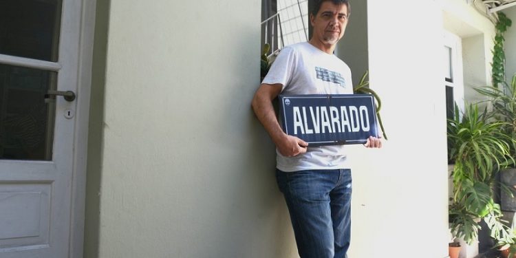 Carteles de calles, patrimonio porteño – Entrevista a Rodolfo Sánchez