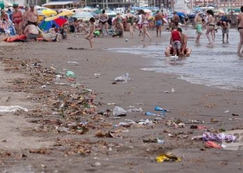 El 82% de la basura que hay en las playas es plástico