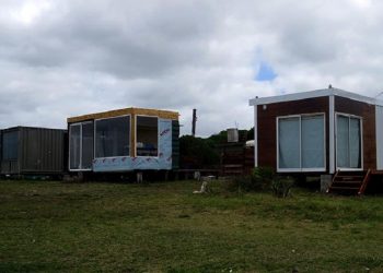 Denuncian la construcción ilegal de cabañas con vista al mar en terrenos de la Municipalidad