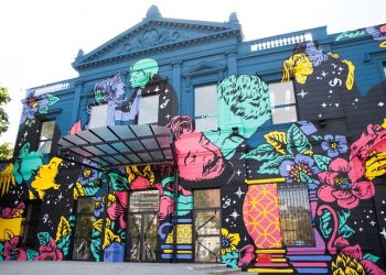 Qué hay detrás de la polémica fachada del Centro Cultural Recoleta