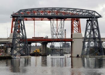 Sólo quedan ocho puentes transbordadores en el mundo y uno de ellos es el de La Boca