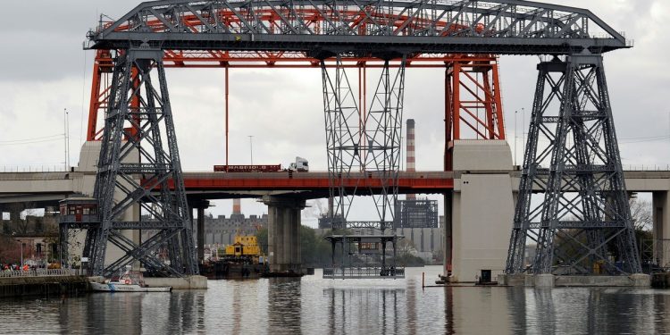 Sólo quedan ocho puentes transbordadores en el mundo y uno de ellos es el de La Boca