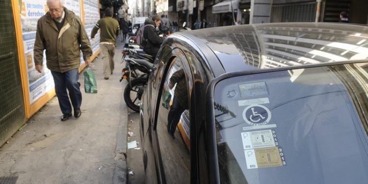 Estacionamiento para discapacitados: ordenan a la Ciudad sumar espacios en el centro peatonalizado