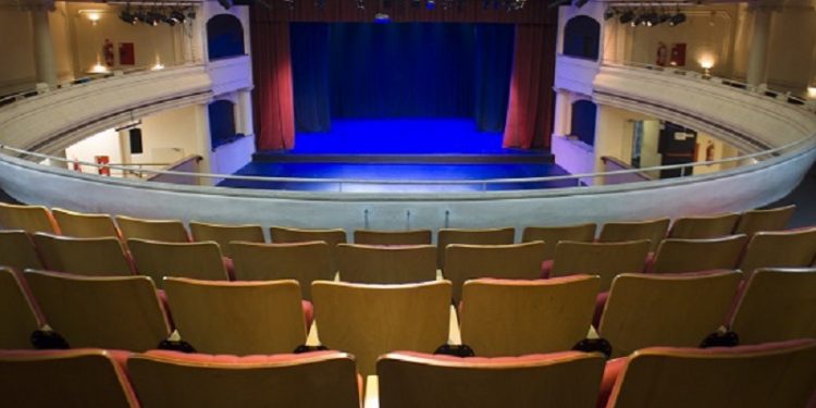 Villa Urquiza recupera histórica sala de cine