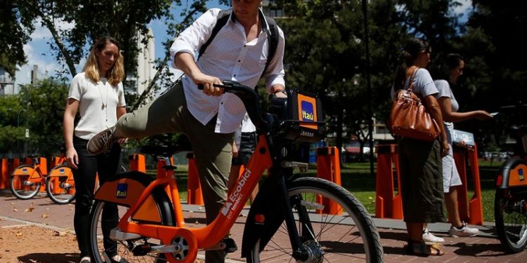 Privatizadas y naranjas, cómo es el nuevos sistema de bicicletas compartidas