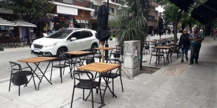 De “Prioridad Peatón” a más mesas y sillas en la vereda