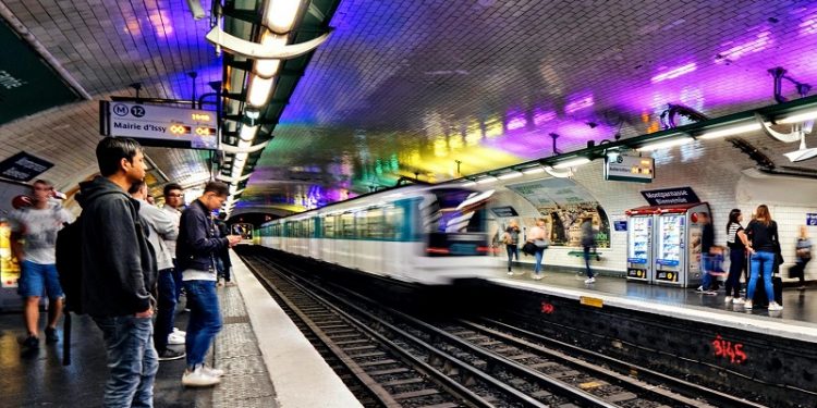 El Metro de París quiere replicar su éxito en el subte porteño
