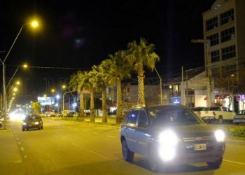 Siete empresas ofrecieron luminarias LED para instalarlas en avenidas