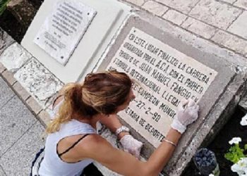 Homenaje a Fangio en Mar del Plata – Entrevista a Costanza Addiechi