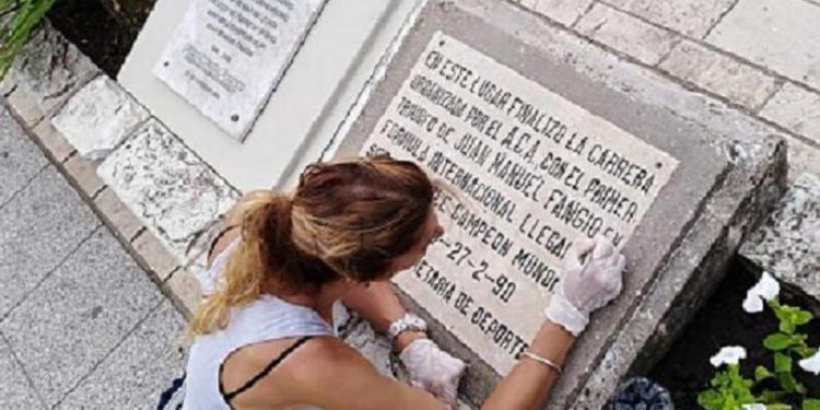 Homenaje a Fangio en Mar del Plata – Entrevista a Costanza Addiechi