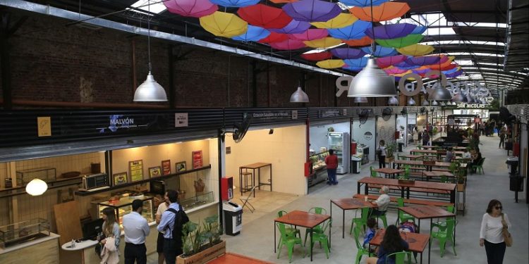 Renovaron el Mercado de San Nicolás: ahora tiene una estética moderna y locales gastronómicos de moda