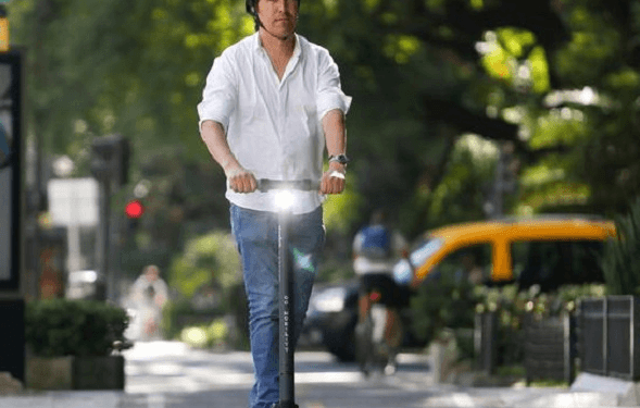 Velocidad y diversión: nuevas formas de moverse por la Ciudad sin el auto