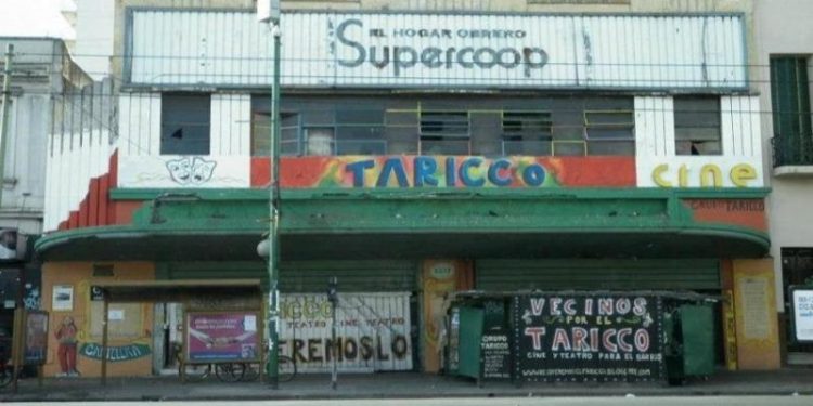 Los vecinos vuelven a presentar un proyecto para salvar el cine teatro Taricco