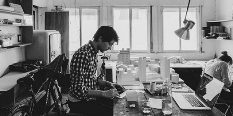 Muestra “Ambientes de Arquitectura” – Entrevista a Albano García