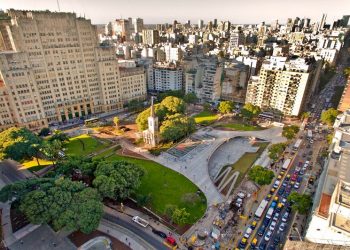 Cines, pizza y cerveza: el lunes reabrirá la renovada plaza Houssay