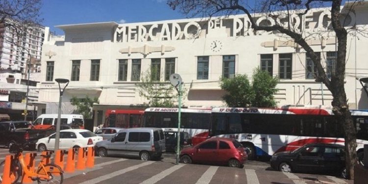 Primera Junta: pondrán en valor el entorno de la plaza y mejorarán el espacio de los peatones y libreros