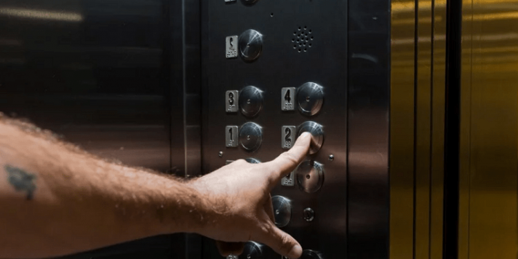 Mantenimiento de ascensores: cuándo actualizar el equipo