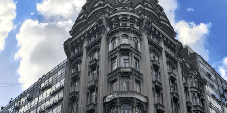 El edificio Otto Wulff, la joya que tiene en peligro el arte de su fachada