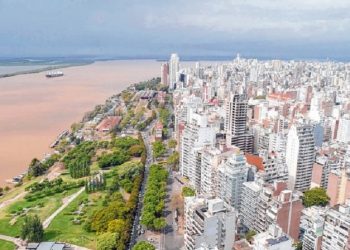 Especialistas advierten que los edificios frente al río están modificando el clima