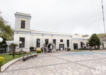 Los concejales comienzan a tratar la cesión por 15 años de la Plaza del Agua