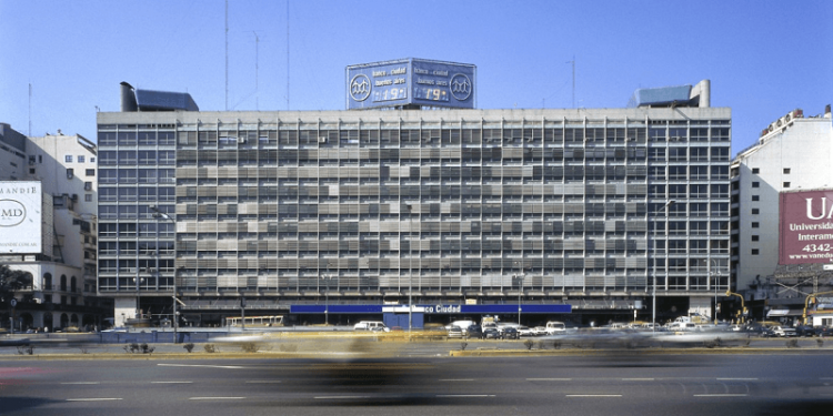 Se demora la obra en el Edificio del Plata y hay quejas por inseguridad y abandono