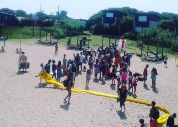 Con un centímetro, vecinos midieron la apropiación del espacio público en una playa