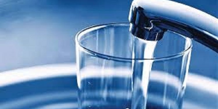 Centenario: buscar evitar que 700 familias se queden sin conexión de agua