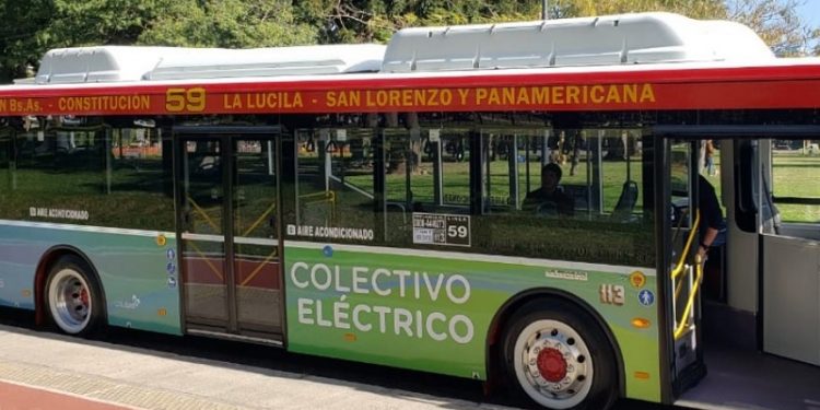 El gobierno trabaja en un plan para cambiar los colectivos urbanos por unidades eléctricas