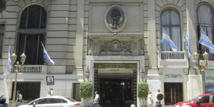 El Plaza Hotel lleva tres años cerrado y aún no empezó la obra para renovarlo